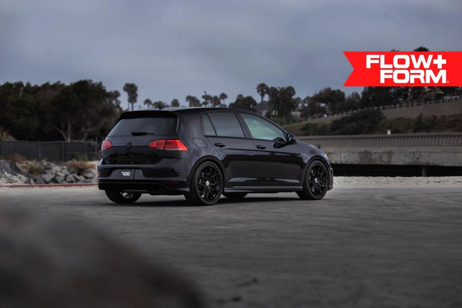  Volkswagen Golf R on HRE Wheels (FF10) 2019 года  (фото 5 из 6)
